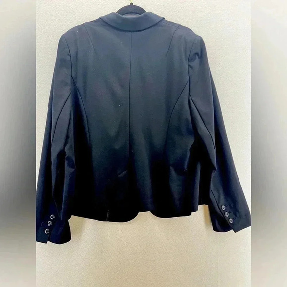 Lane Bryant Blazer, black, Buisness Casual, button front, pockets, work wear - Picture 4 of 8